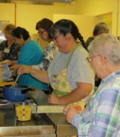 Image of participants preparing healthy meal